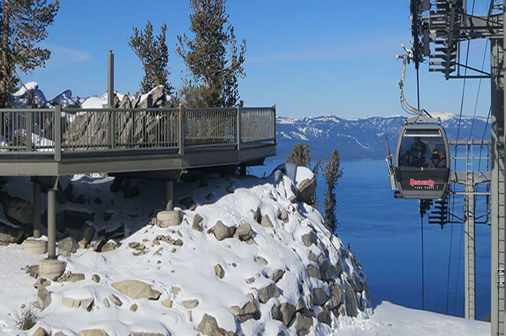 Heavenly Mountain gondola car approaching the midway deck.